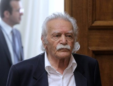 Μ.Γλέζος: «Θα σας κυνηγάει η ύπαρξή μου, για να κάνετε αυτά που πρέπει να κάνετε» (φωτό, βίντεο)